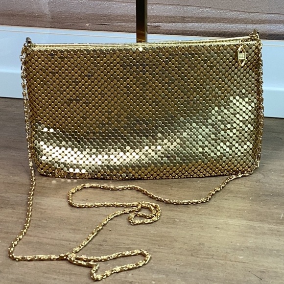 Gold Shimmering Chainmail Evening Bag - Picture 2 of 9